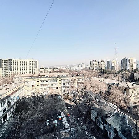 3 Ком Квартира На Абая Сейфуллина Almatý Exterior foto