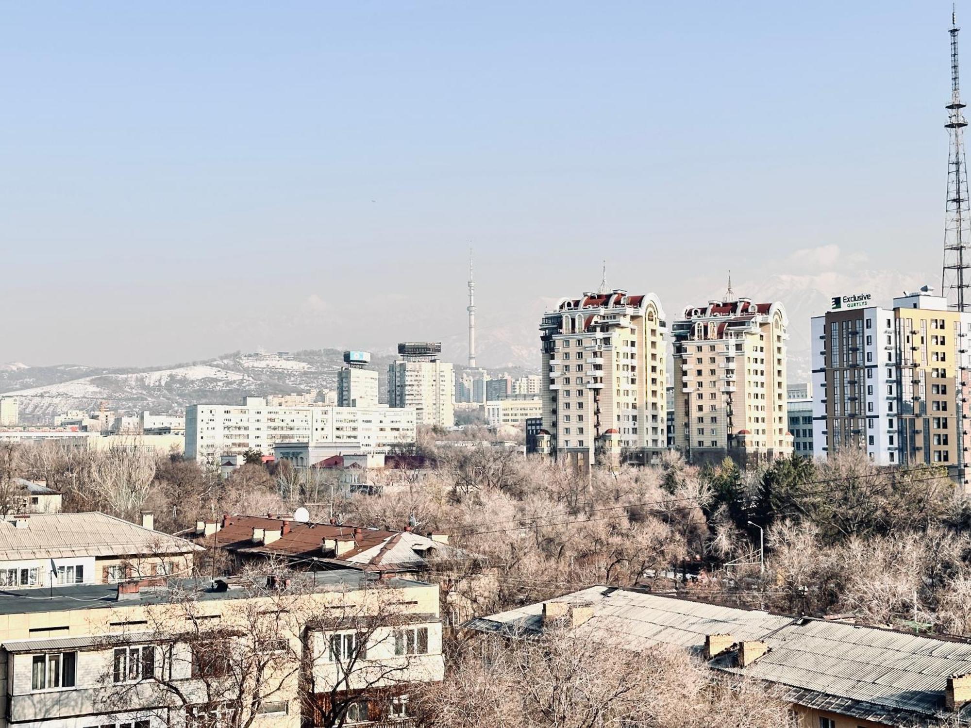 3 Ком Квартира На Абая Сейфуллина Almatý Exterior foto