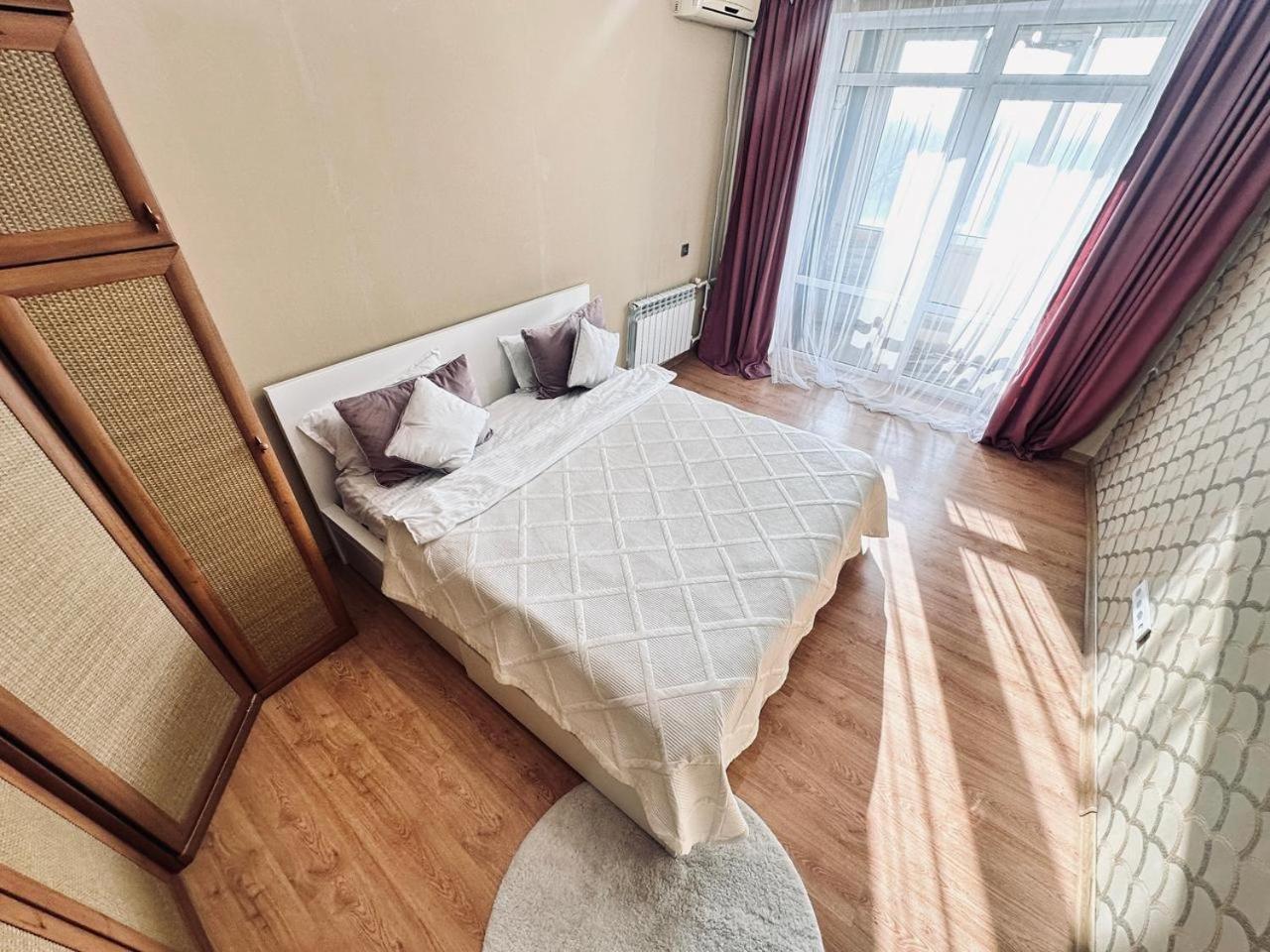 3 Ком Квартира На Абая Сейфуллина Almatý Exterior foto
